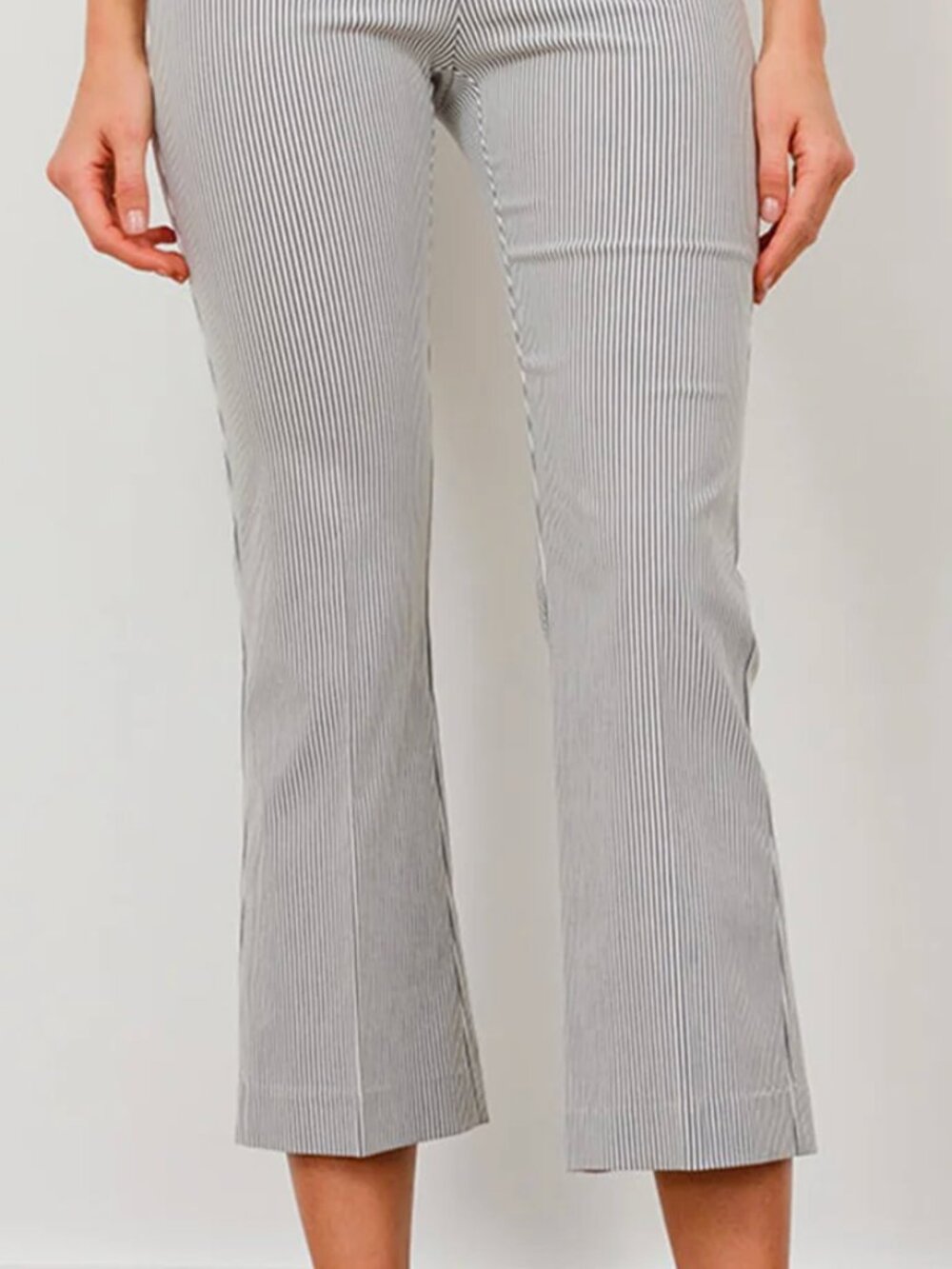 Avenue Montaigne  Style LEO- Color Navy/White Seersucker -SiZE 0